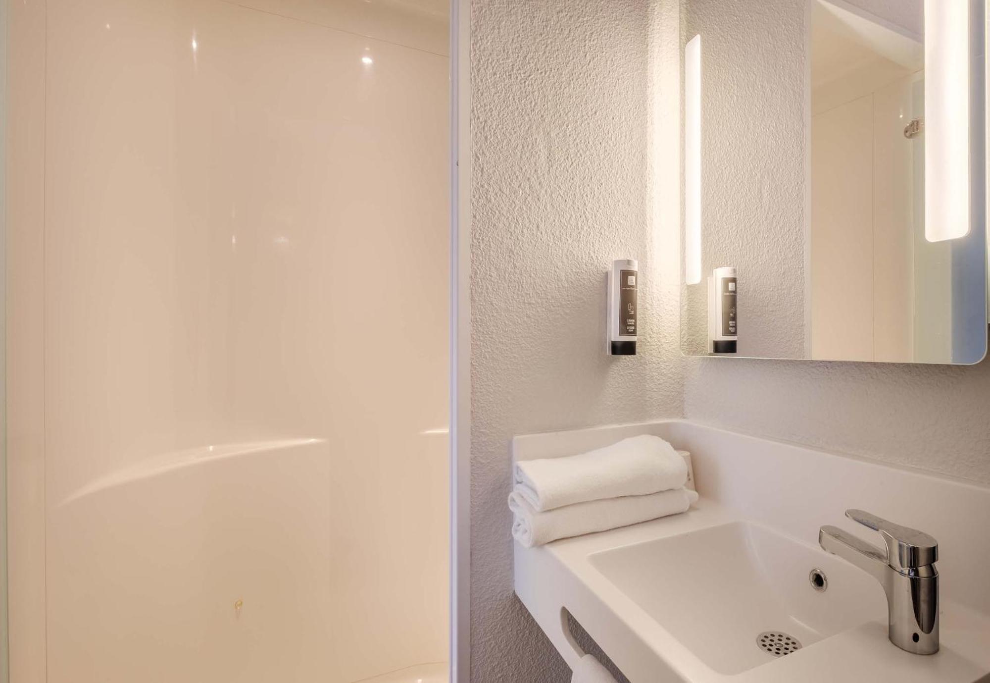 B&B Hotel Antibes Sophia Antipolis Бьо Экстерьер фото